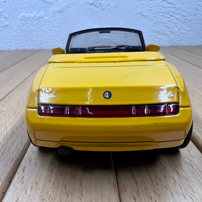 1/32 Scale 2003 Alfa Romeo Spider Roadster Diecast Model Car