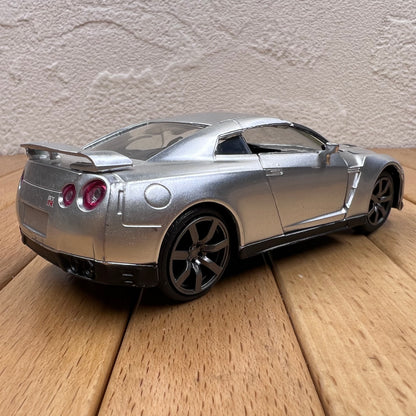 1/32 Scale 2009 Nissan GT-R Diecast Model Car