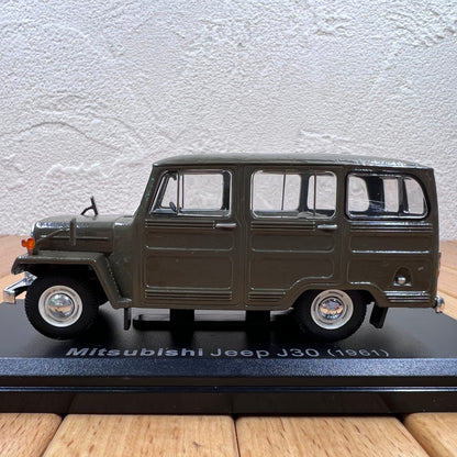 1/43 Scale 1961 Mitsubishi Jeep J30 Diecast Model Car