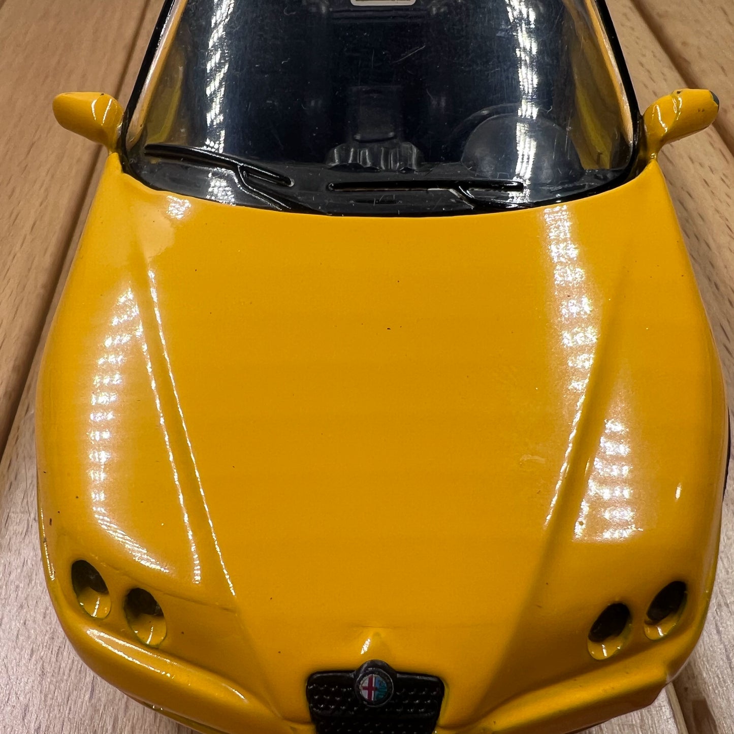 1/32 Scale 2003 Alfa Romeo Spider Roadster Diecast Model Car