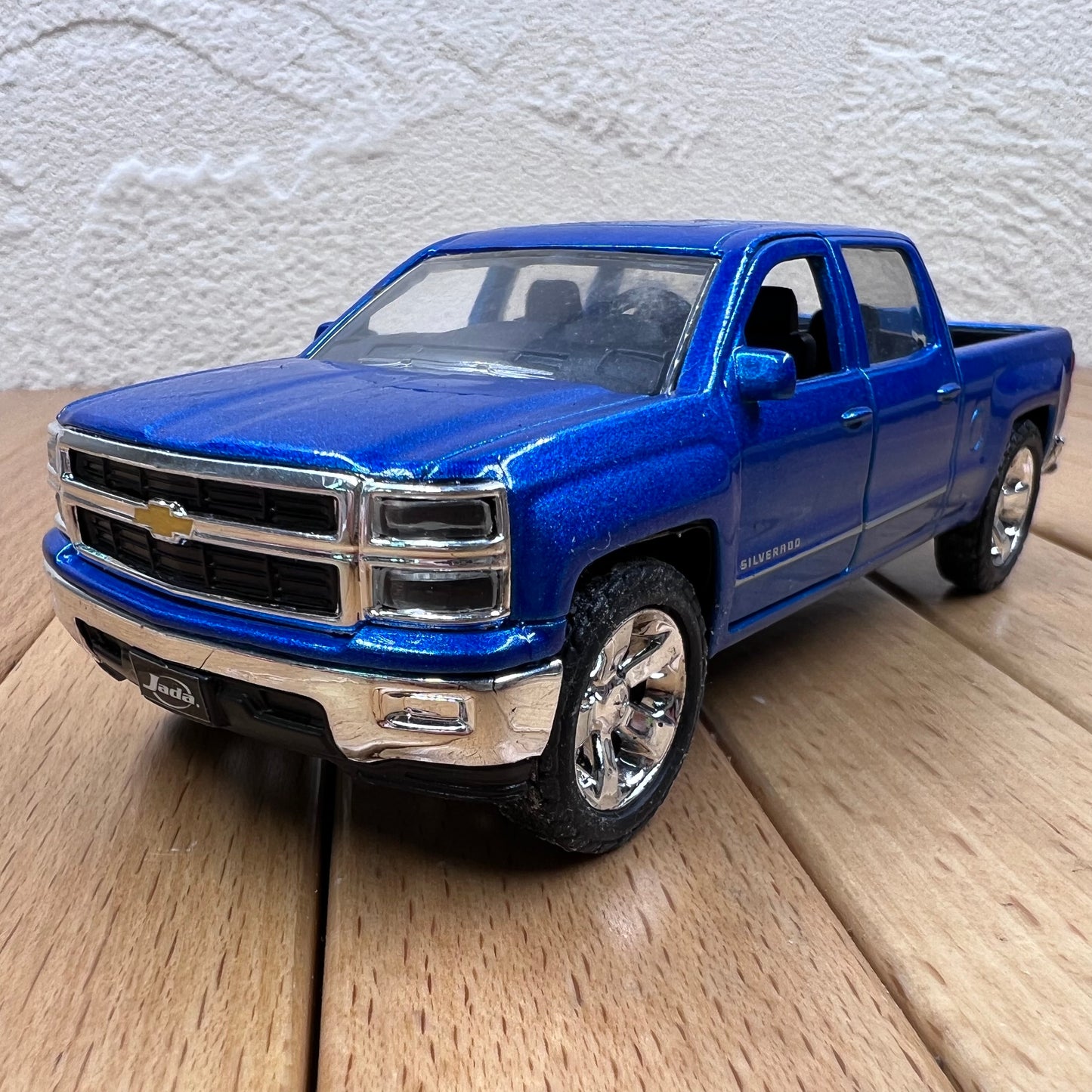 1/32 Scale 2014 Chevrolet Silverado Pickup Truck Diecast Model