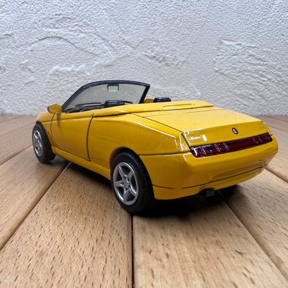 1/32 Scale 2003 Alfa Romeo Spider Roadster Diecast Model Car