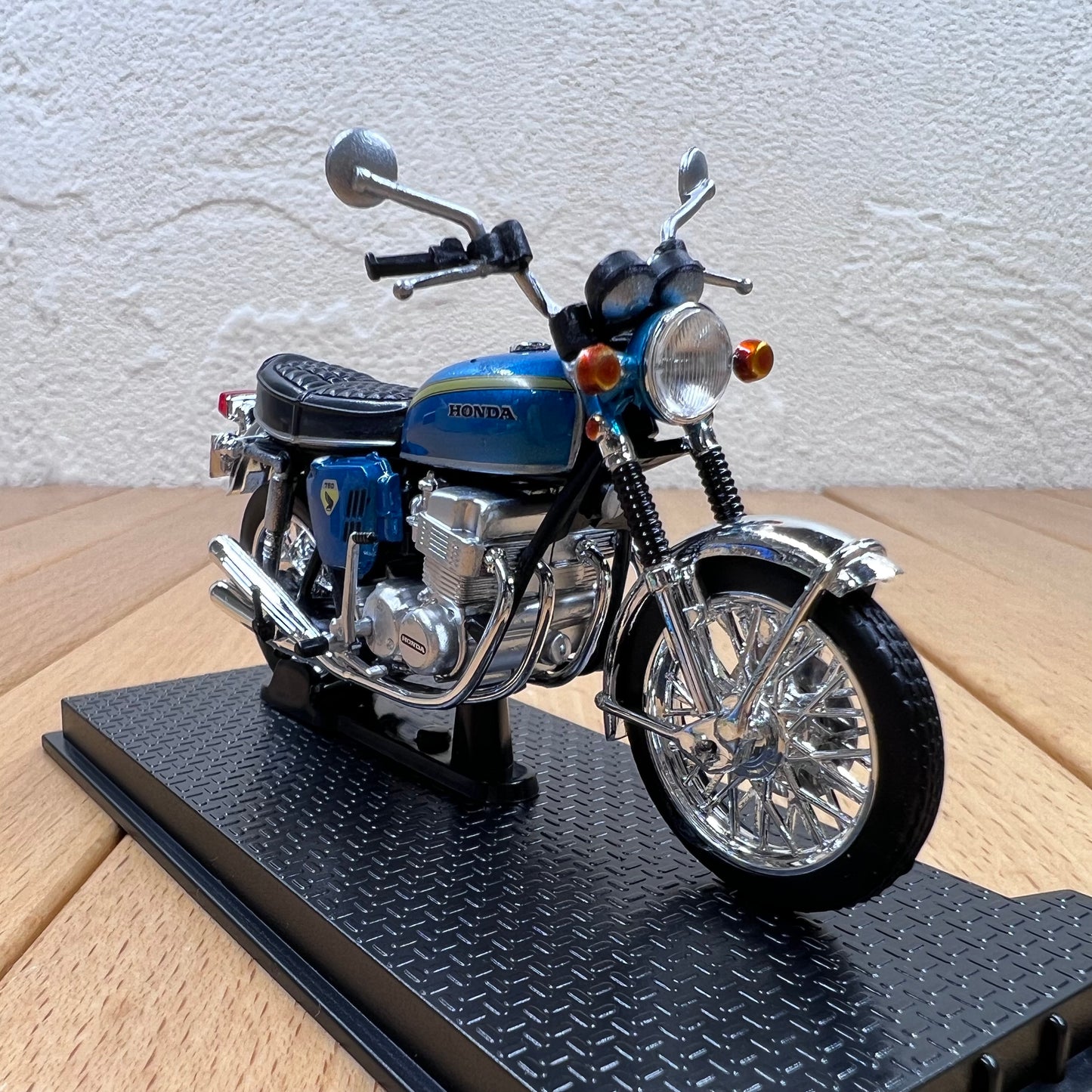 1/24 Scale 1969 Honda CB750 Four Diecast Model Motorcycle