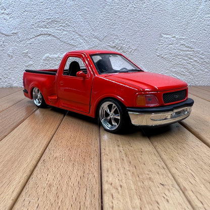 1/24 Scale 1998 Ford F-150 Truck Diecast Model