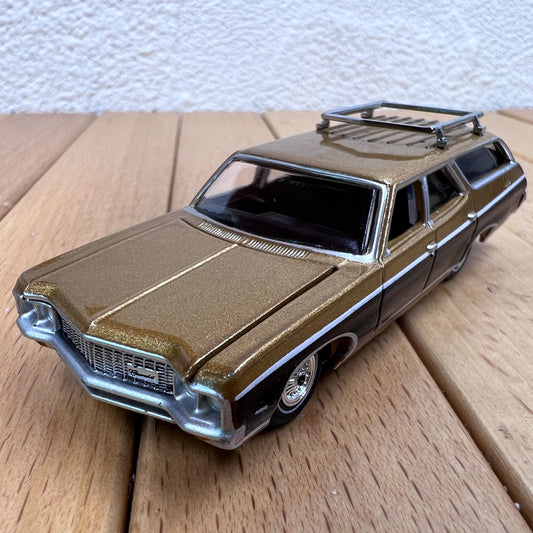 1/64 Scale 1970 Chevrolet Kingswood Estate Station Wagon Diecast Model Car