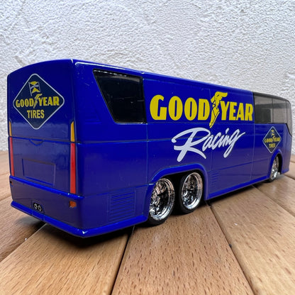 1/64 Scale Coach Bus Diecast Model