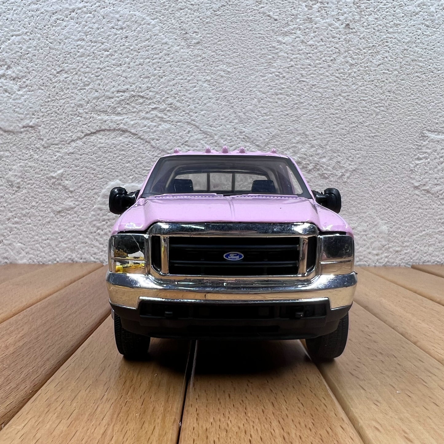 1/32 Scale Ford F-350 Super Duty Pickup Truck Diecast Model