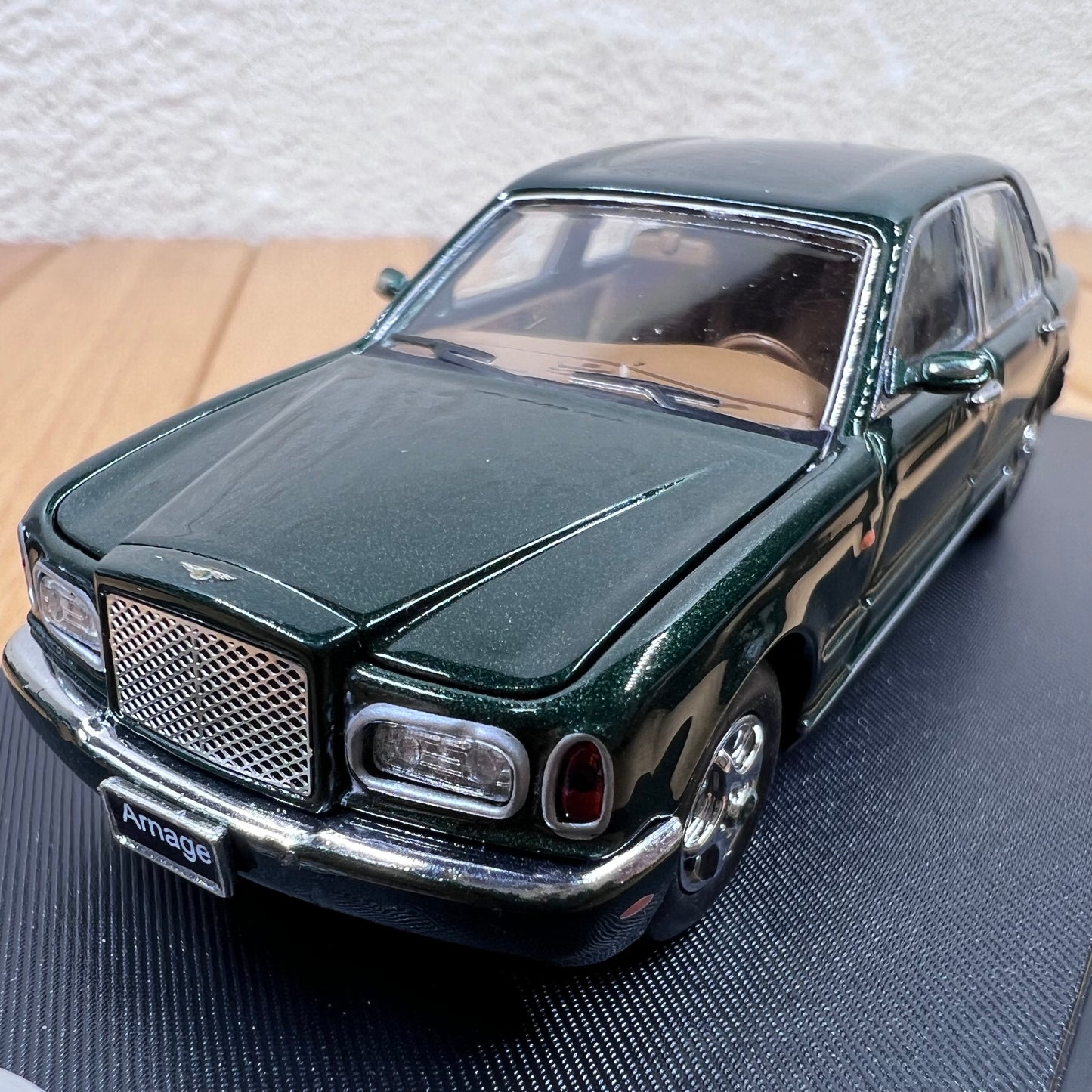 1/64 Scale 1988 Bentley Arnage Diecast Model Car