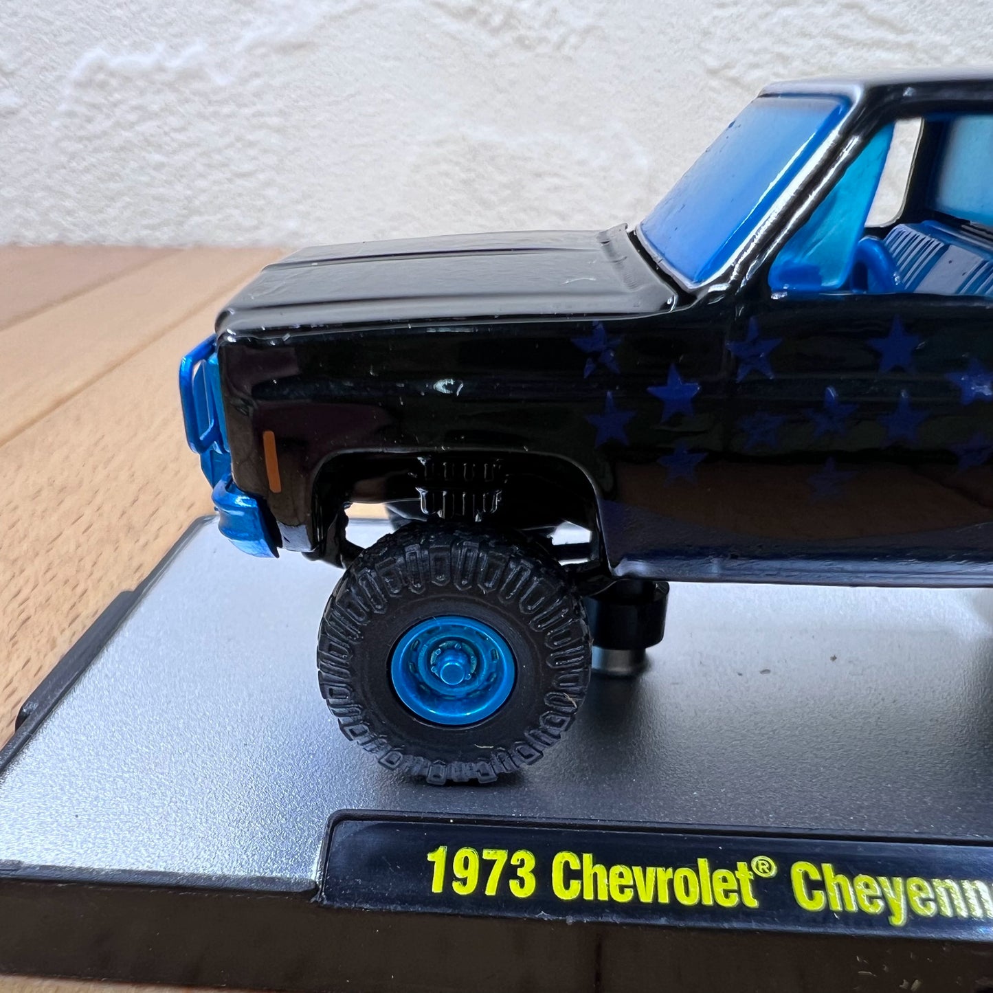 1/64 Scale 1973 Chevrolet Cheyenne Super 10 Truck Diecast Model Car