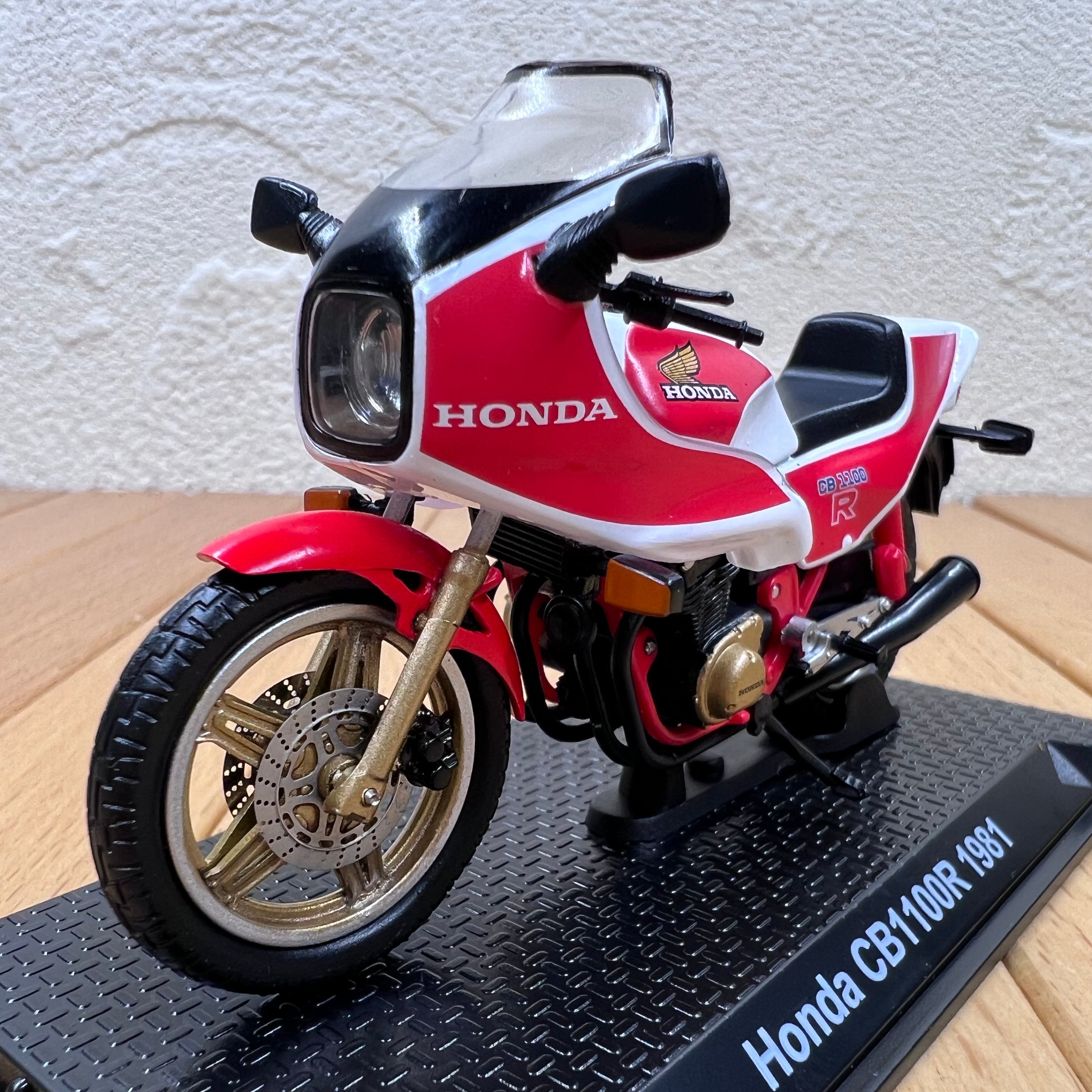 1/24 Scale 1981 Honda CB1100R Diecast Model Motorcycle