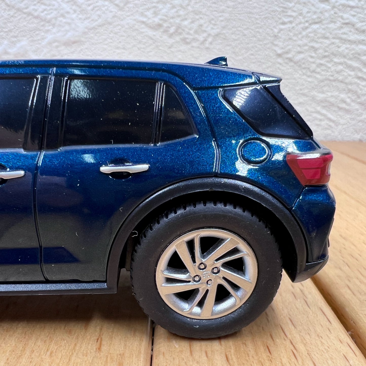 1/32 Scale Toyota Raize SUV Diecast Model Car