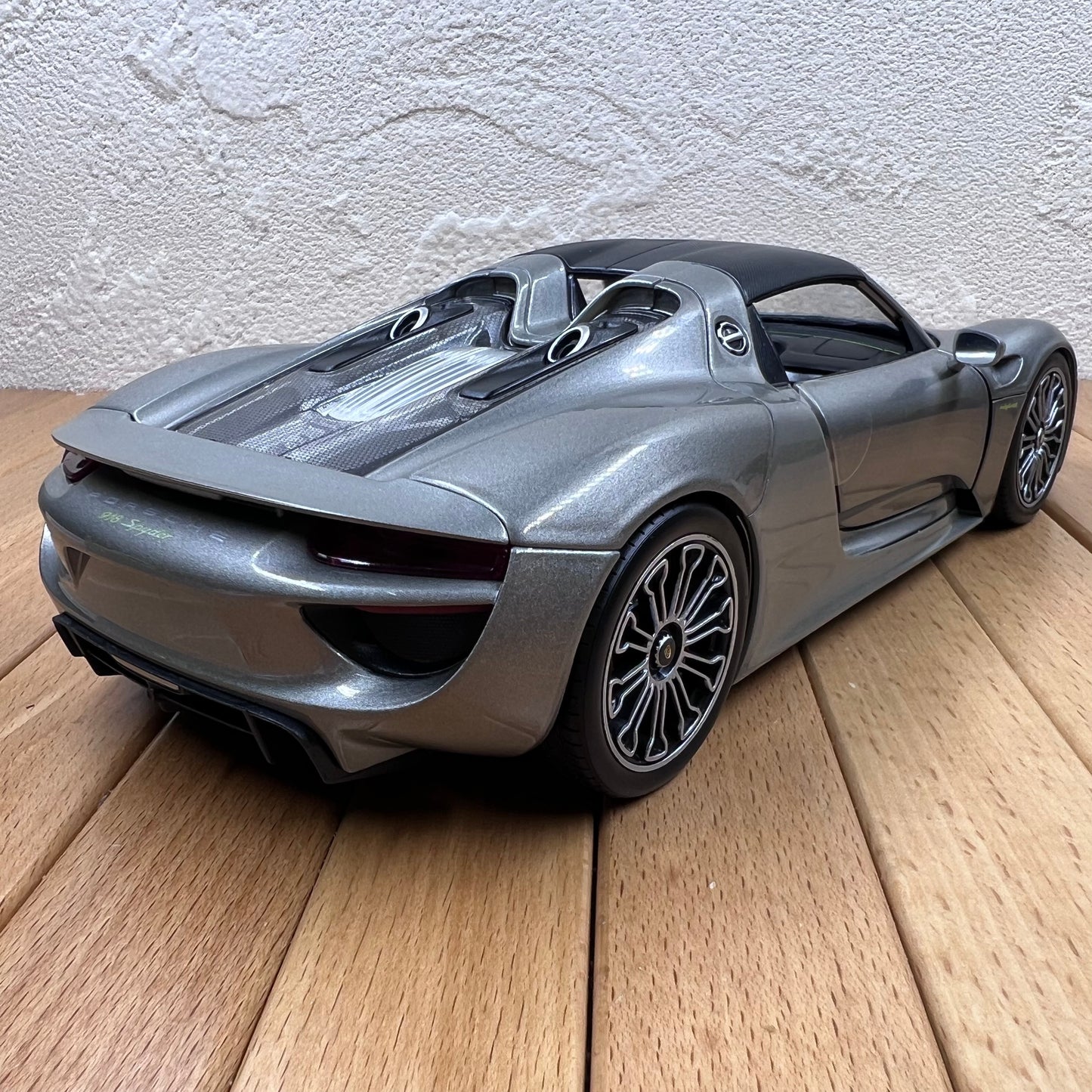 1/18 Scale Porsche 918 Spyder Diecast Model Car