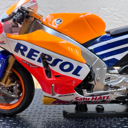 1/24 Scale 2016 Repsol Honda RC213V Racing Motorcycle Diecast Model