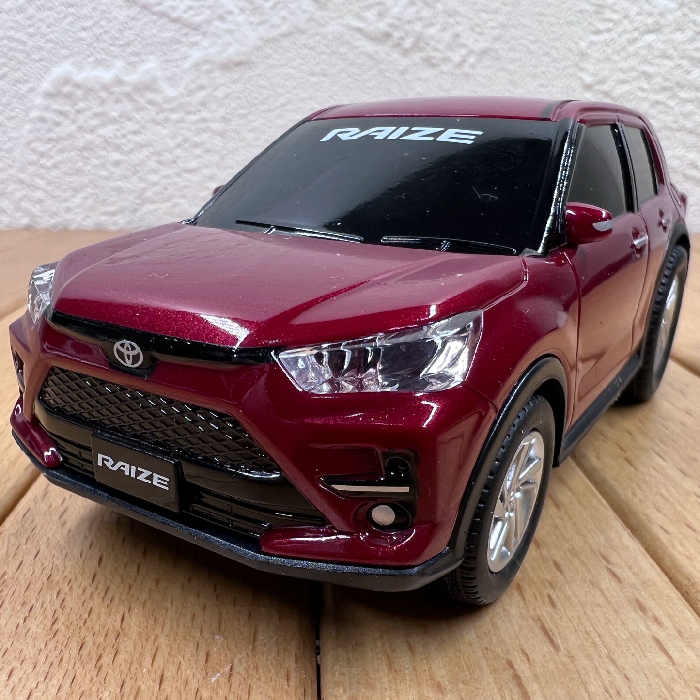 1/32 Scale Toyota Raize SUV Diecast Model Car