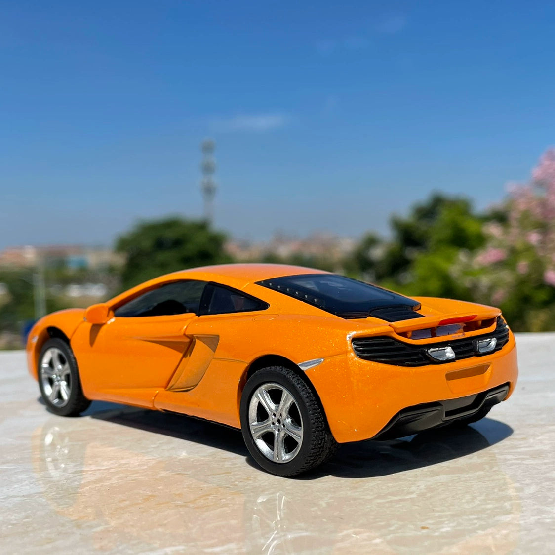 1/32 Scale McLaren MP4-12C Diecast Model Car