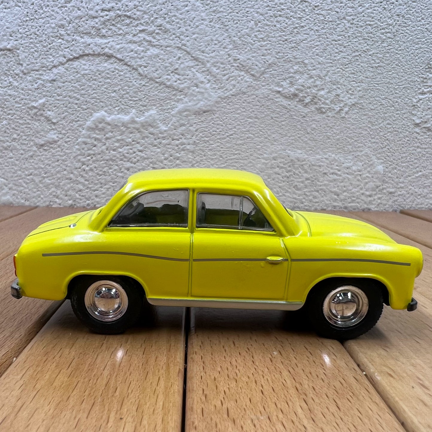 1/43 Scale 1966 FSO Syrena 104 Diecast Model Car