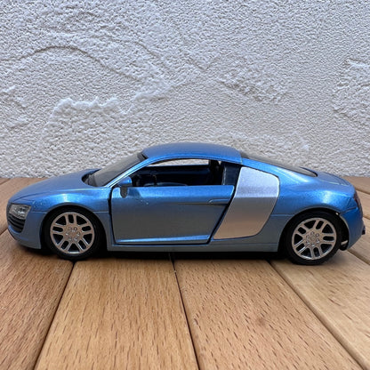 1/32 Scale Audi R8 Sports Car Diecast Model