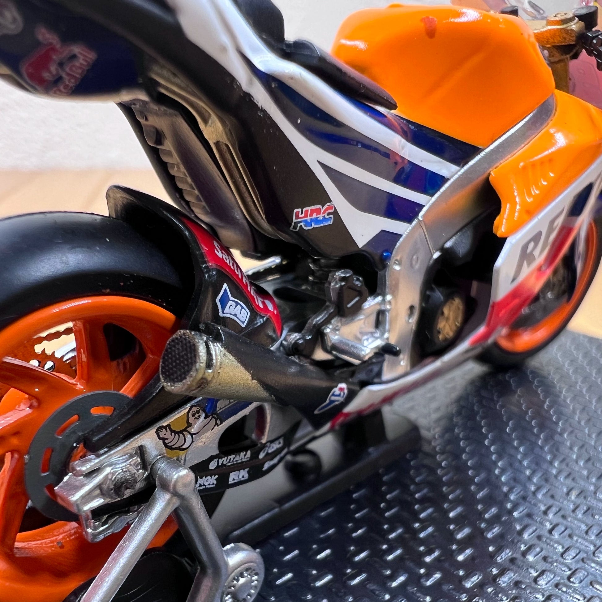 1/24 Scale 2016 Repsol Honda RC213V Racing Motorcycle Diecast