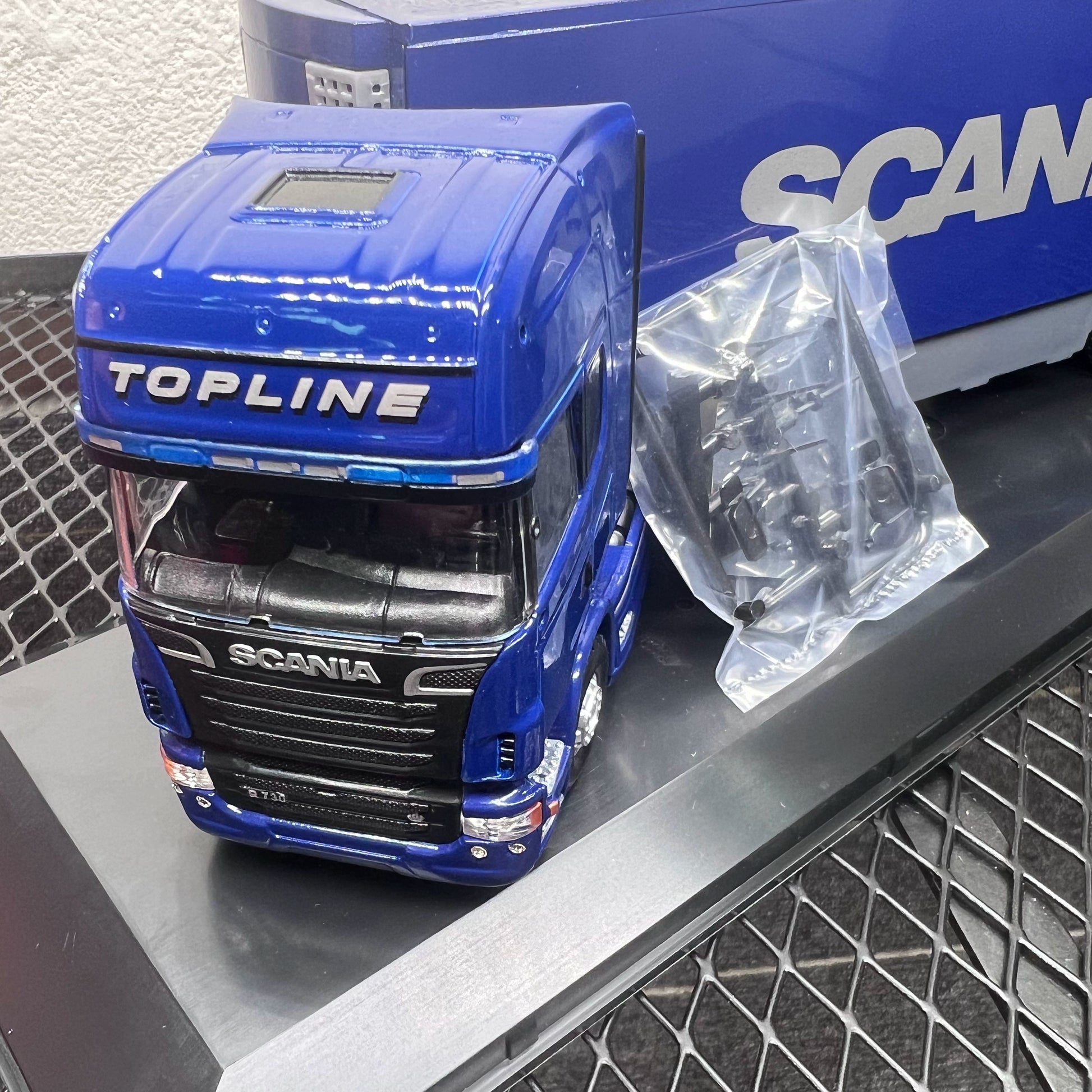 1/50 Scale Scania R 730 Prime Mover Diecast Model Truck