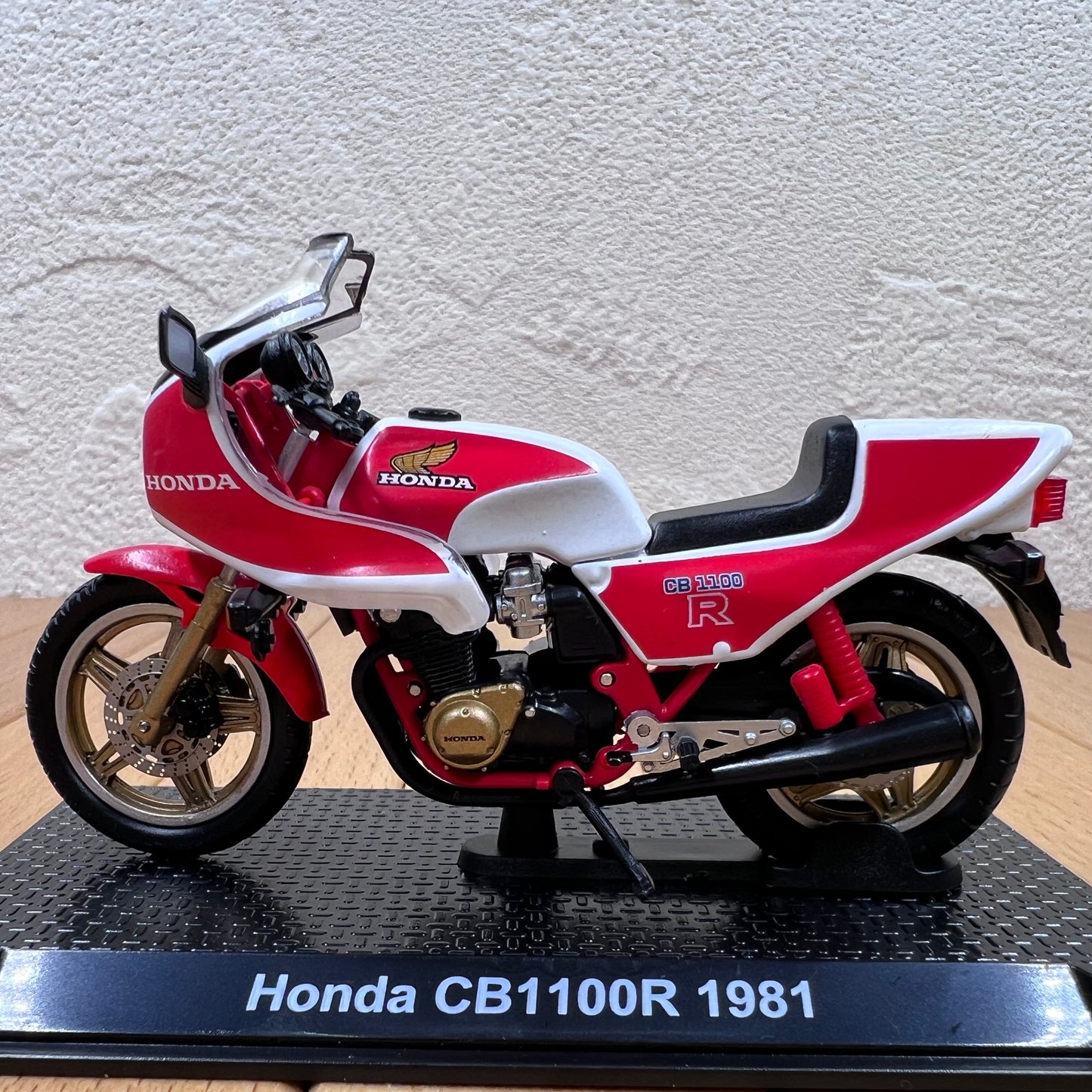 1/24 Scale 1981 Honda CB1100R Diecast Model Motorcycle