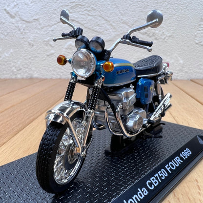 1/24 Scale 1969 Honda CB750 Four Diecast Model Motorcycle