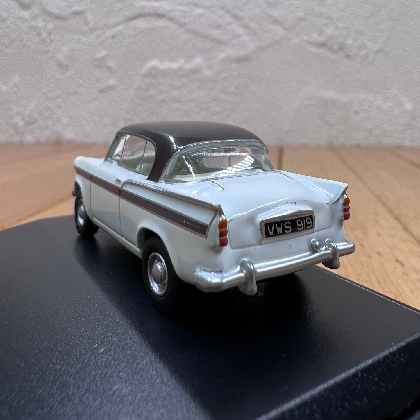 1/76 Scale Wolseley Mk III Diecast Model Car