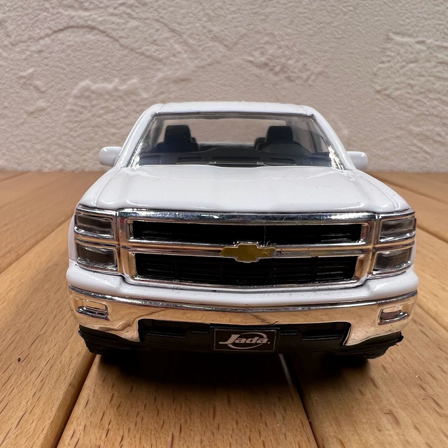 1/32 Scale 2014 Chevrolet Silverado Pickup Truck Diecast Model