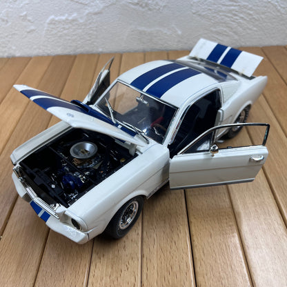 1/18 Scale Shelby Mustang GT350R Diecast Model Car