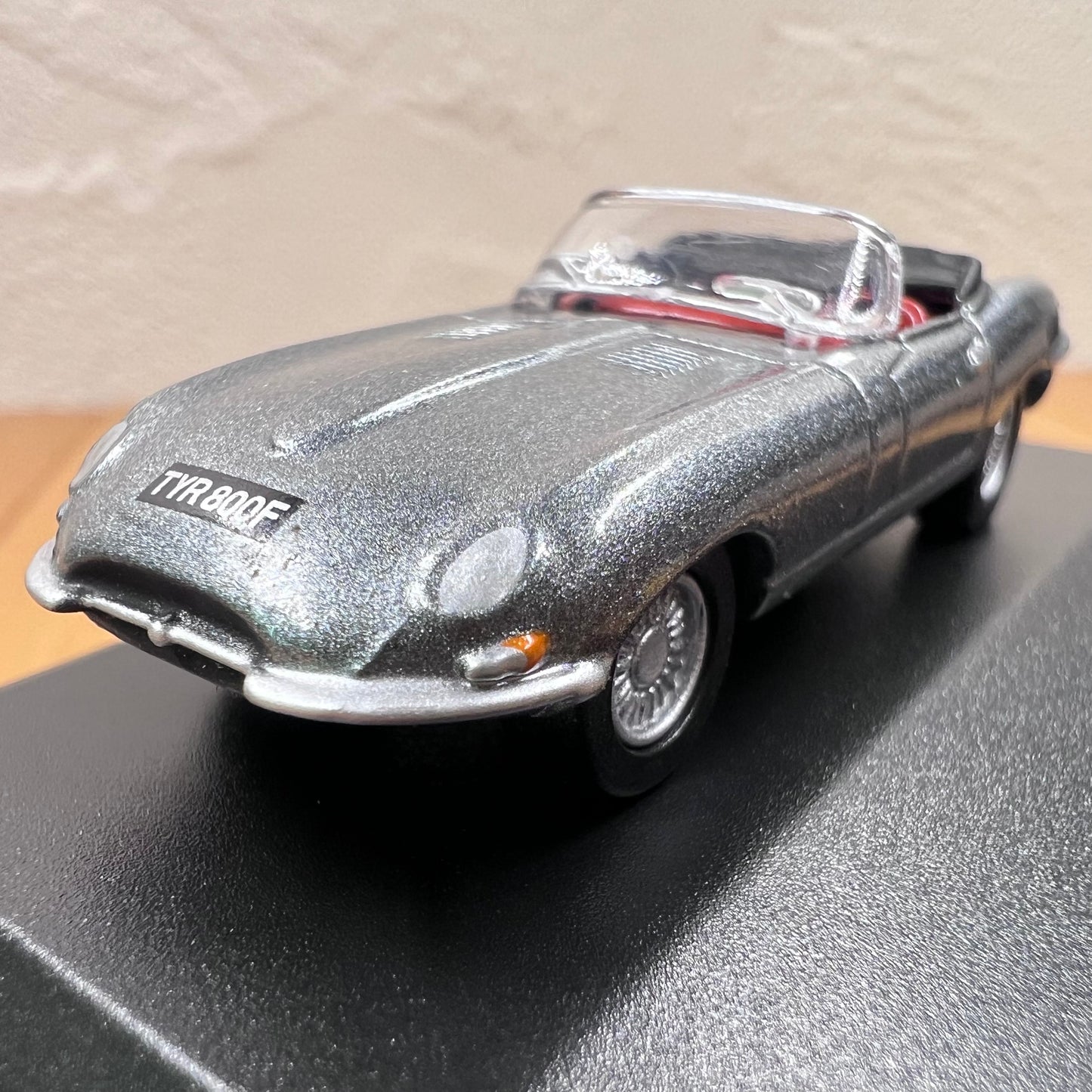 1/76 Scale Jaguar E-Type Diecast Model Car