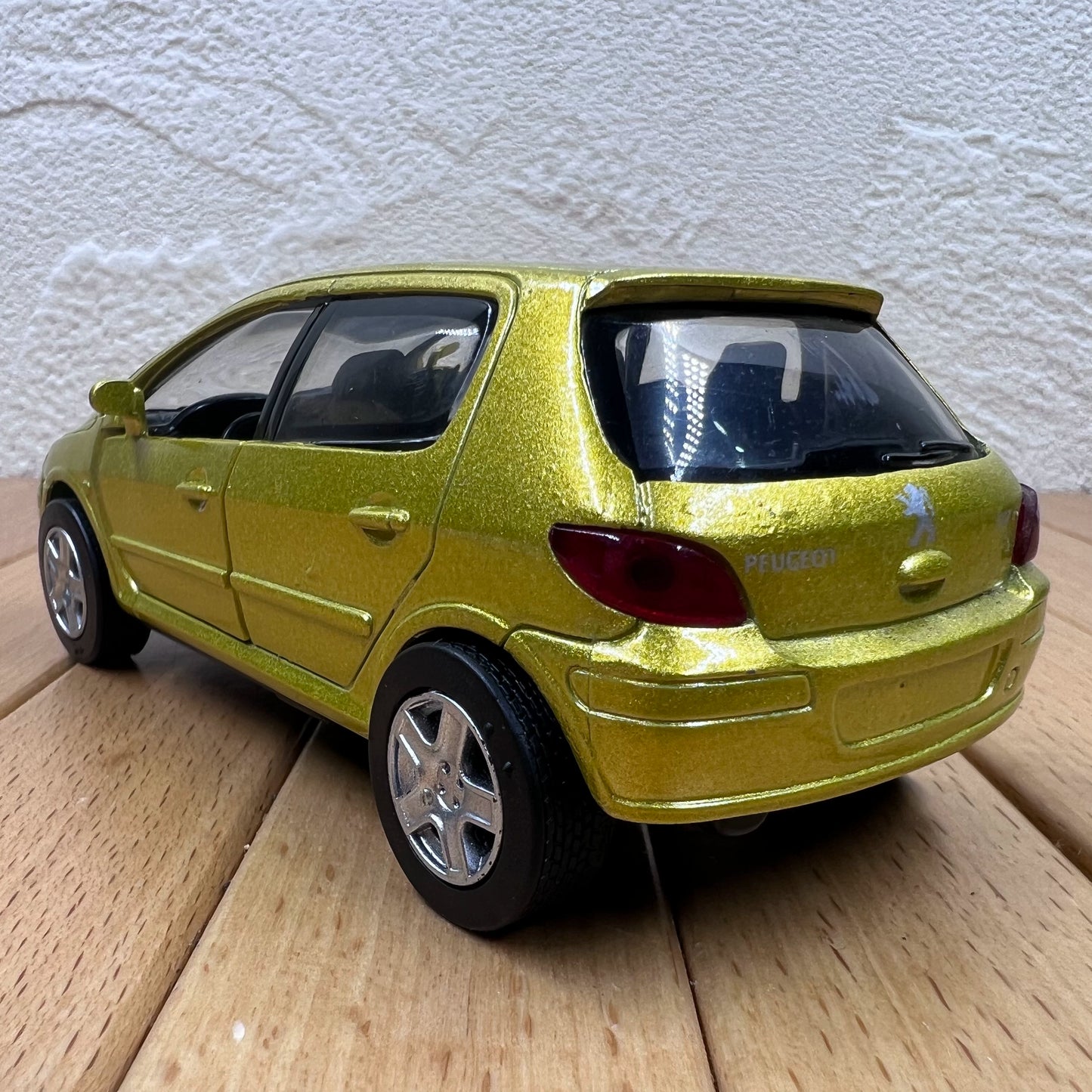 1/32 Scale Peugeot 307 Diecast Model Car