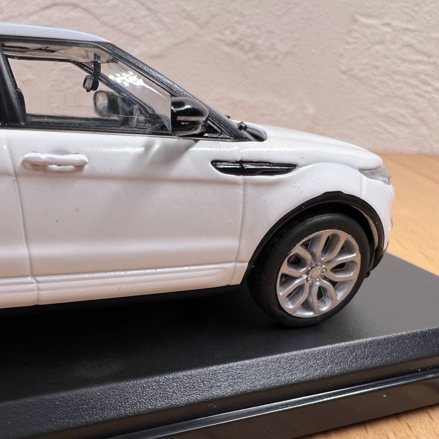 1/43 Scale 2012 Range Rover Evoque SUV Diecast Model Car