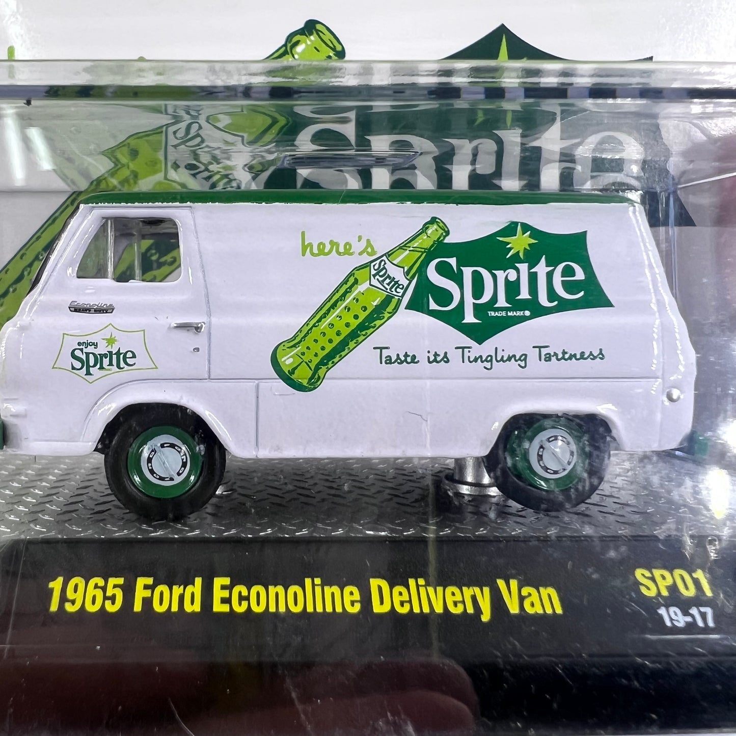 1/64 Scale 1965 Ford Econoline Van Diecast Model