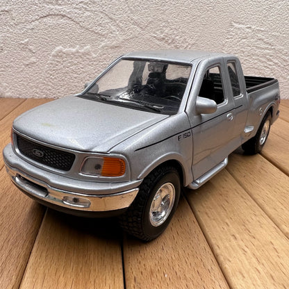 1/24 Scale 1998 Ford F-150 Truck Diecast Model