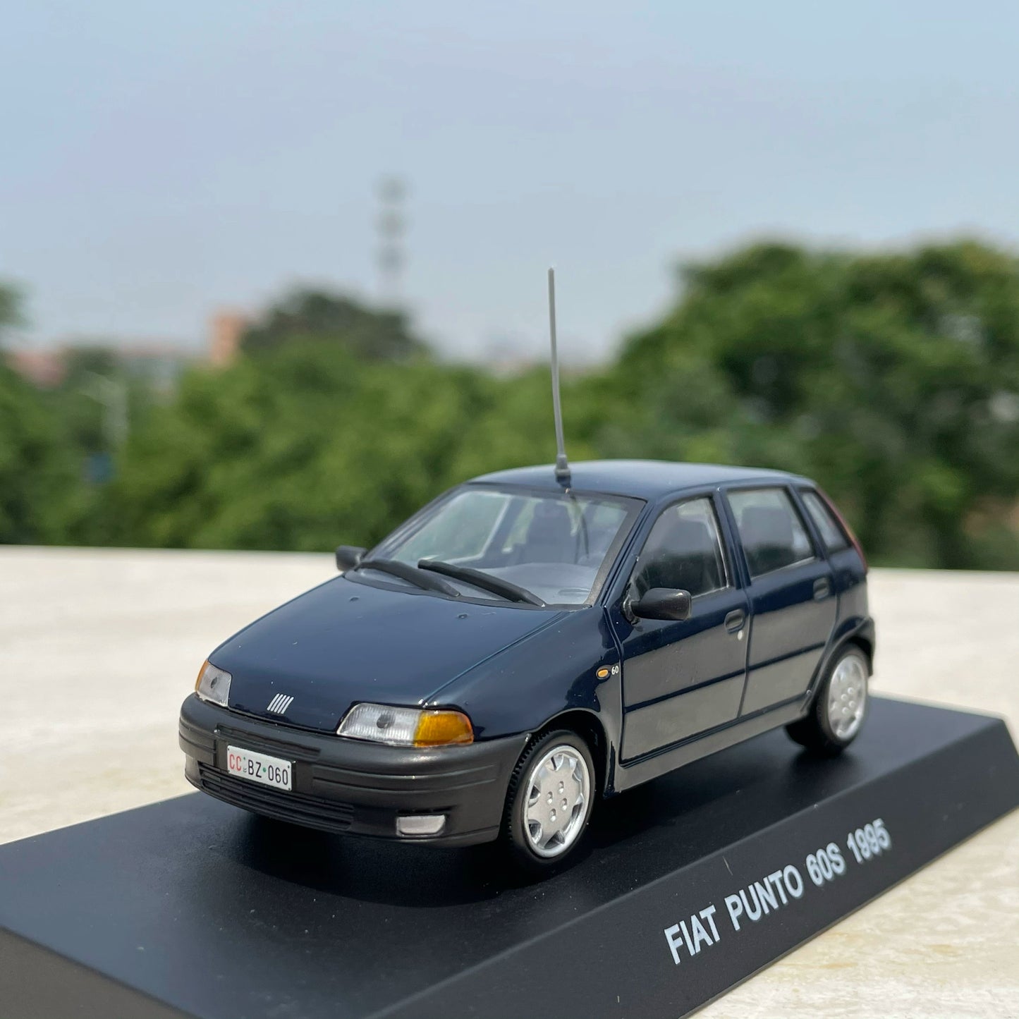 1/43 Scale 1995 Fiat Punto Diecast Model Car