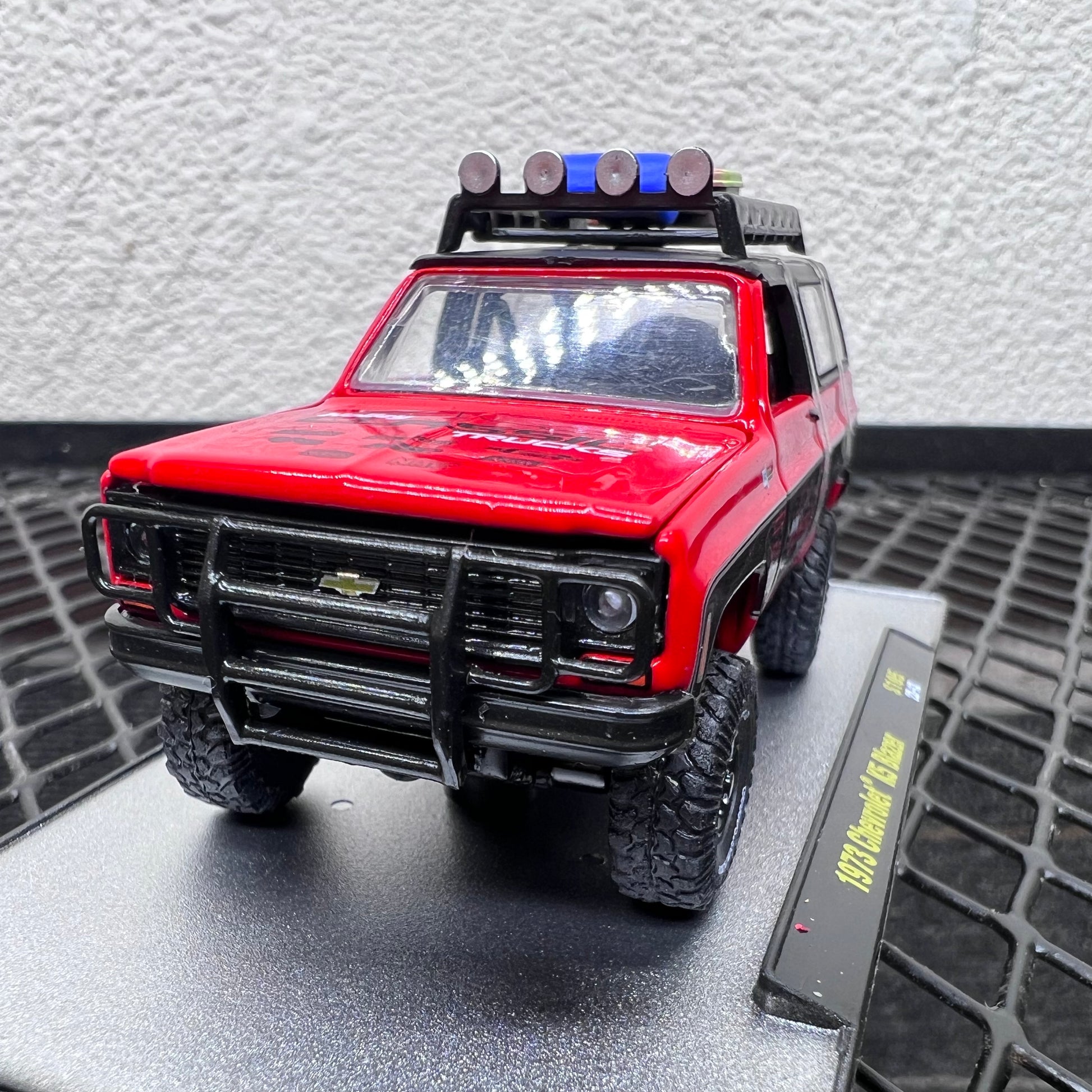 1/64 Scale 1973 Chevrolet K5 Blazer SUV Diecast Model Car