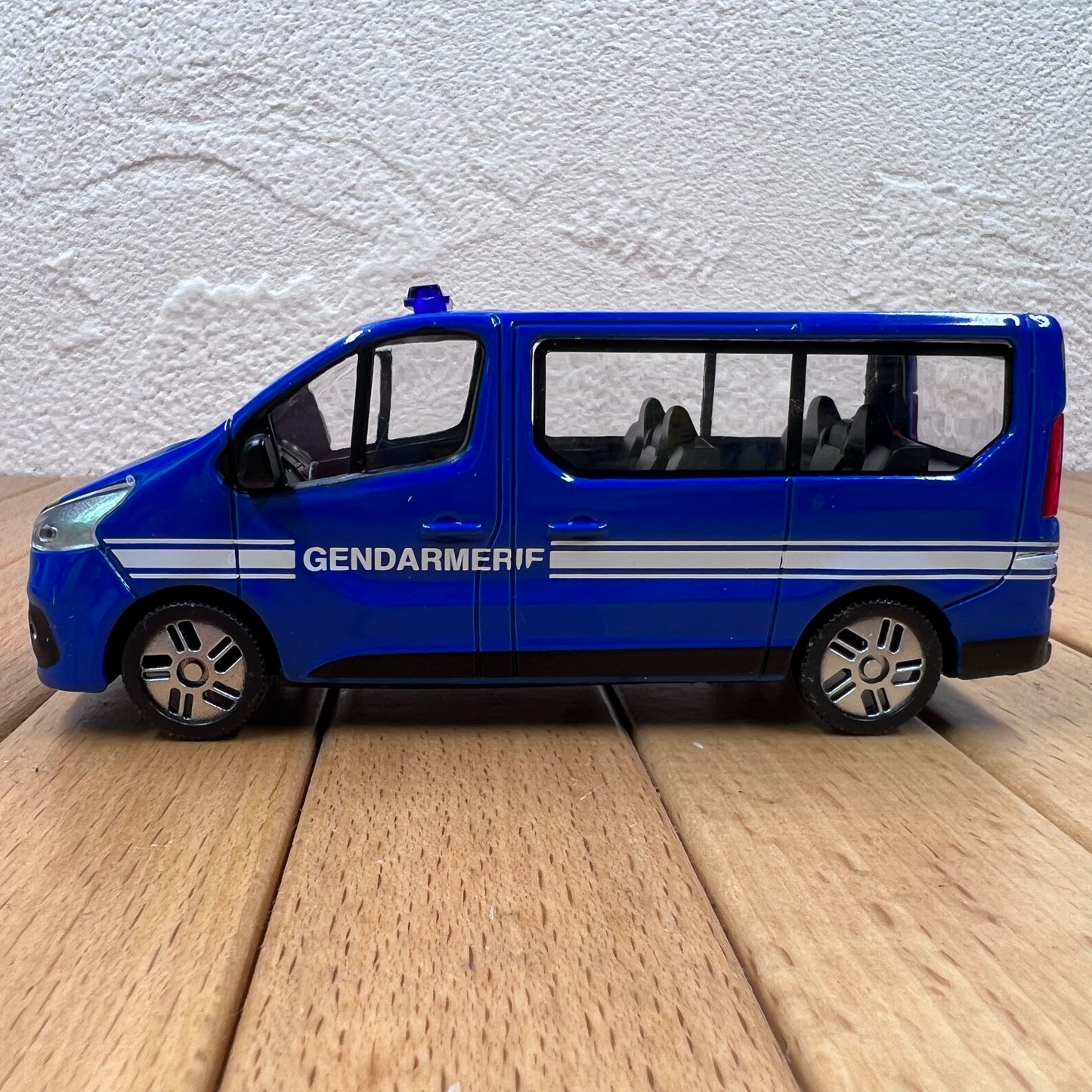 1/43 Scale Renault Trafic Ambulance Van Diecast Model Car