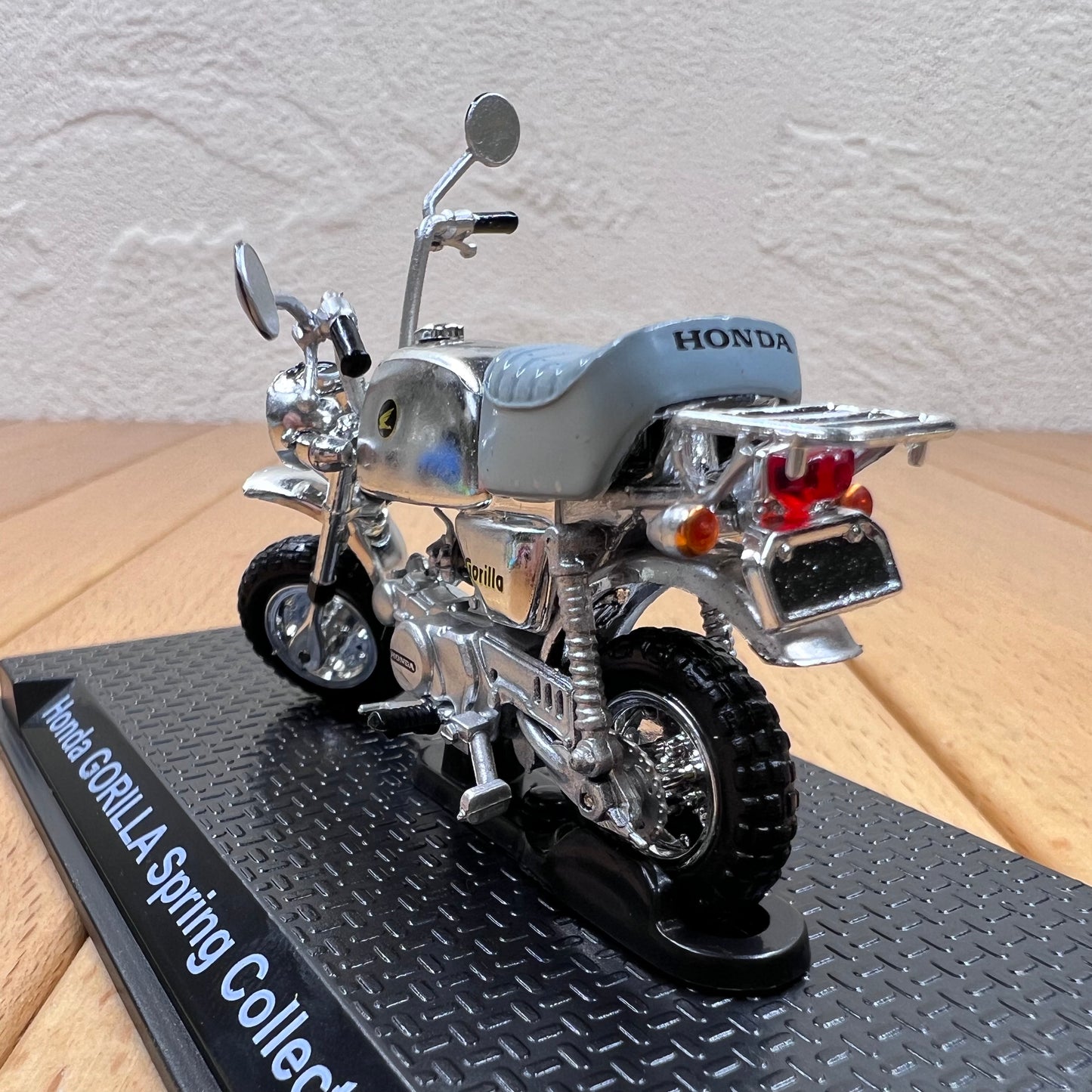 1/24 Scale 1999 Honda Gorilla Motorcycle Diecast Model