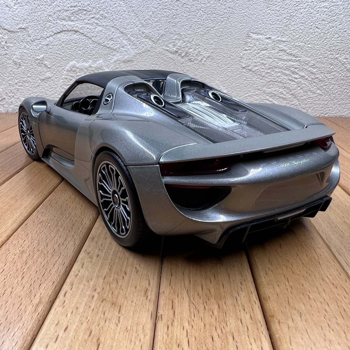 1/18 Scale Porsche 918 Spyder Diecast Model Car