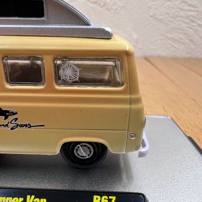 1/64 Scale 1965 Ford Econoline Camper Van Diecast Model