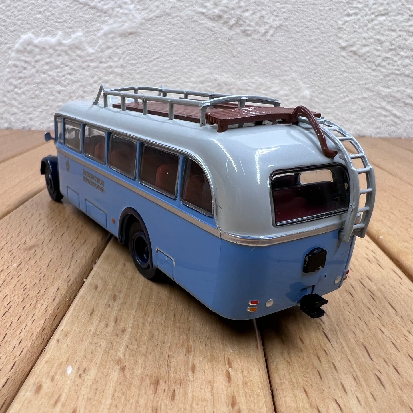 1/87 Scale Vintage Austria Bus Diecast Model