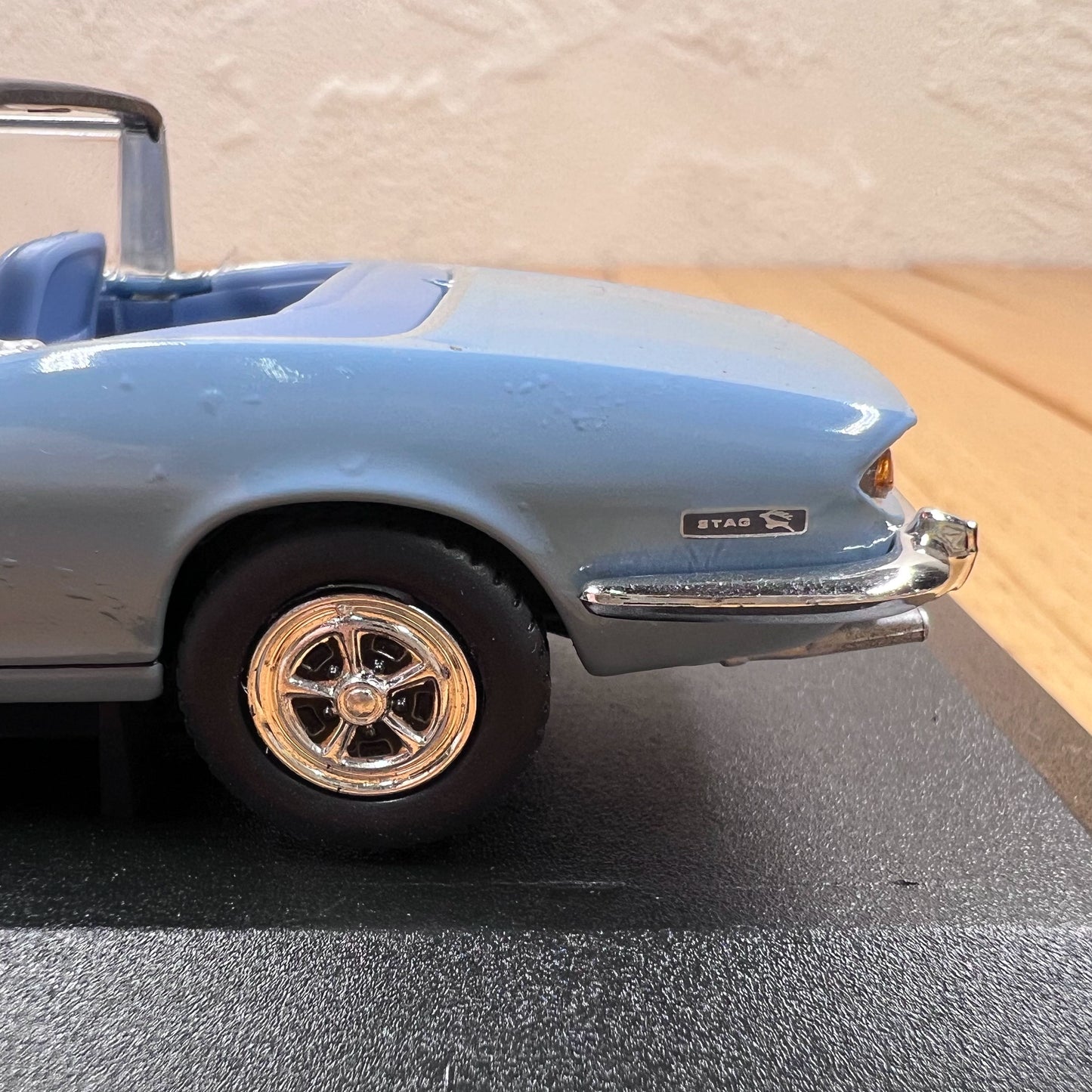 1/43 Scale 1970 Triumph Stag Sports Car Diecast Model