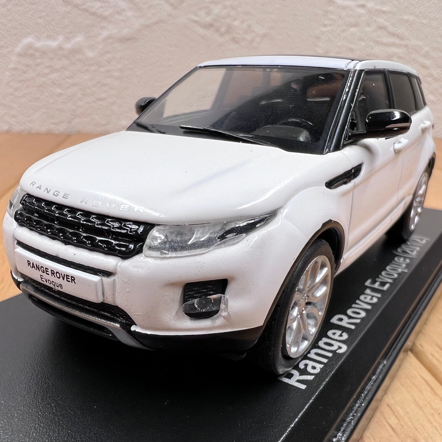 1/43 Scale 2012 Range Rover Evoque SUV Diecast Model Car