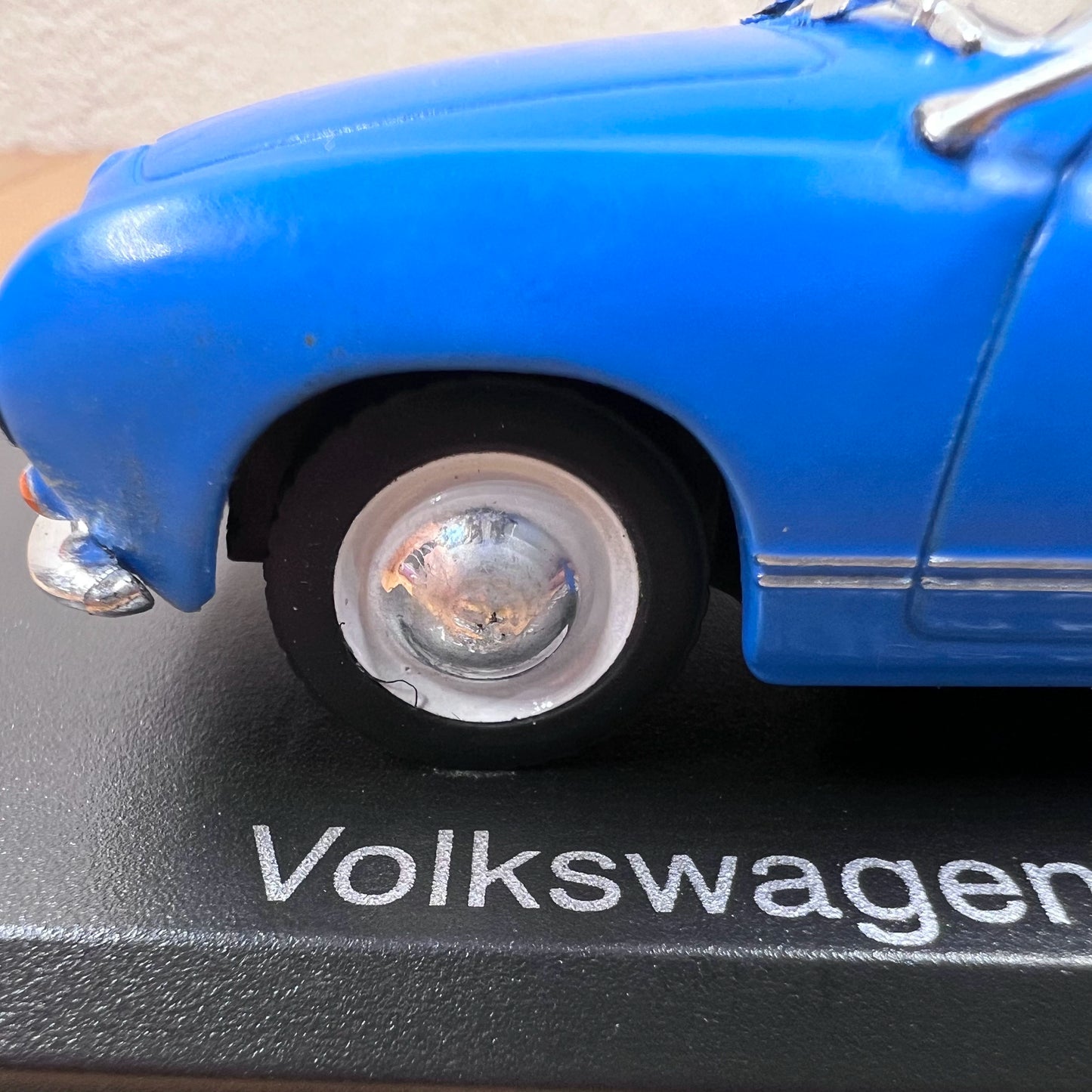 1/43 Scale 1962 Volkswagen Karmann Ghia Diecast Model Car