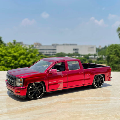 1/24 Scale Chevrolet Silverado Pickup Truck Diecast Model Car