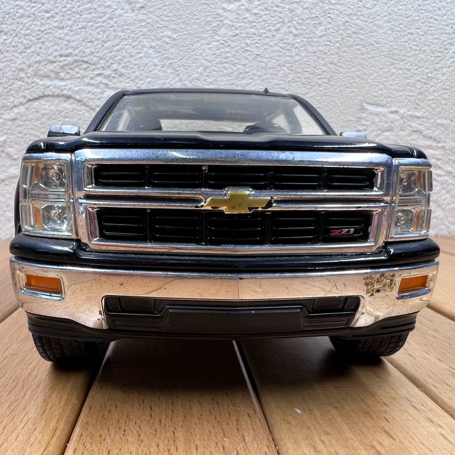 1/24 Scale 2014 Chevrolet Silverado Truck Diecast Model Car