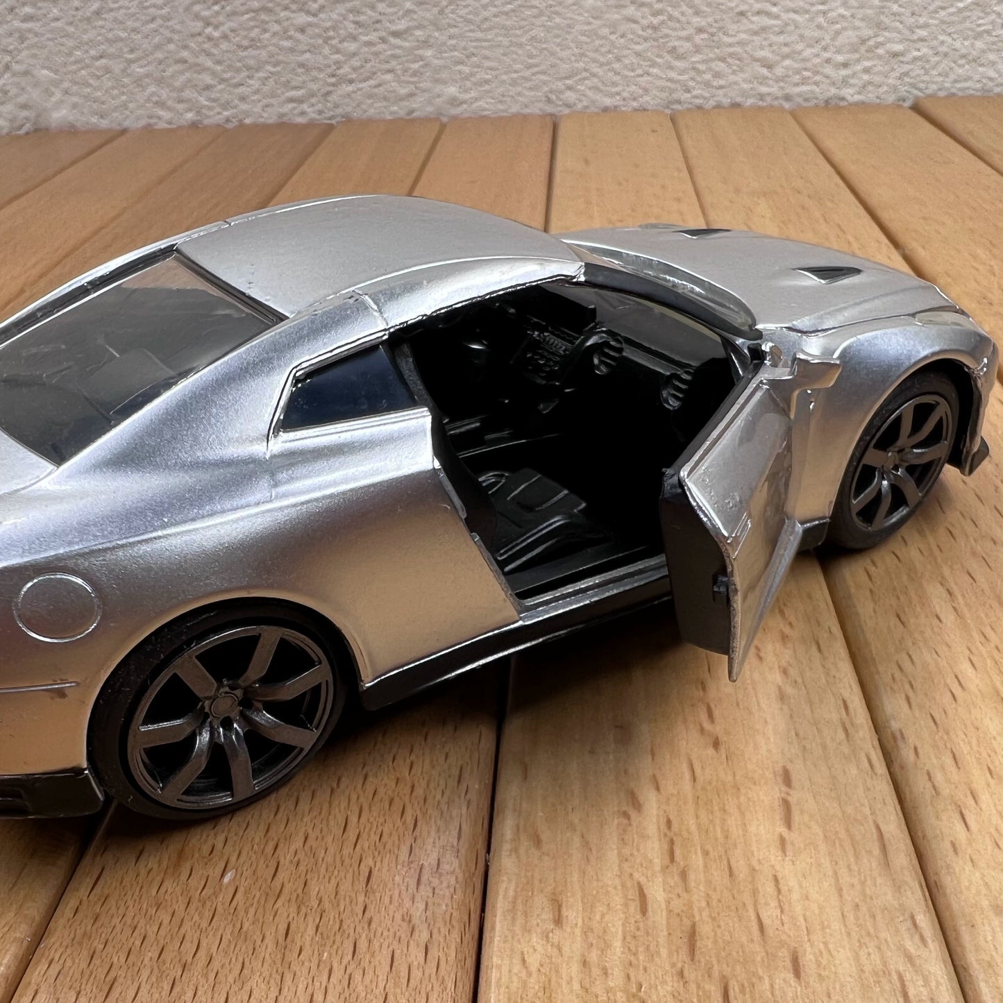 1/32 Scale 2009 Nissan GT-R Diecast Model Car