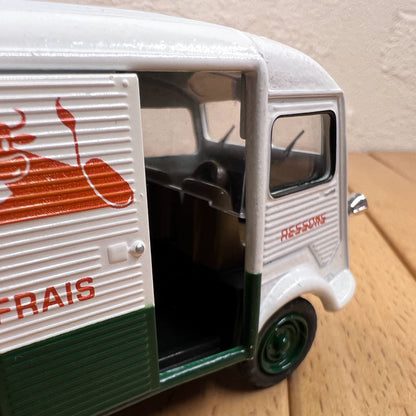 1/43 Scale 1950 Citroen H Van with Trailer Diecast Model