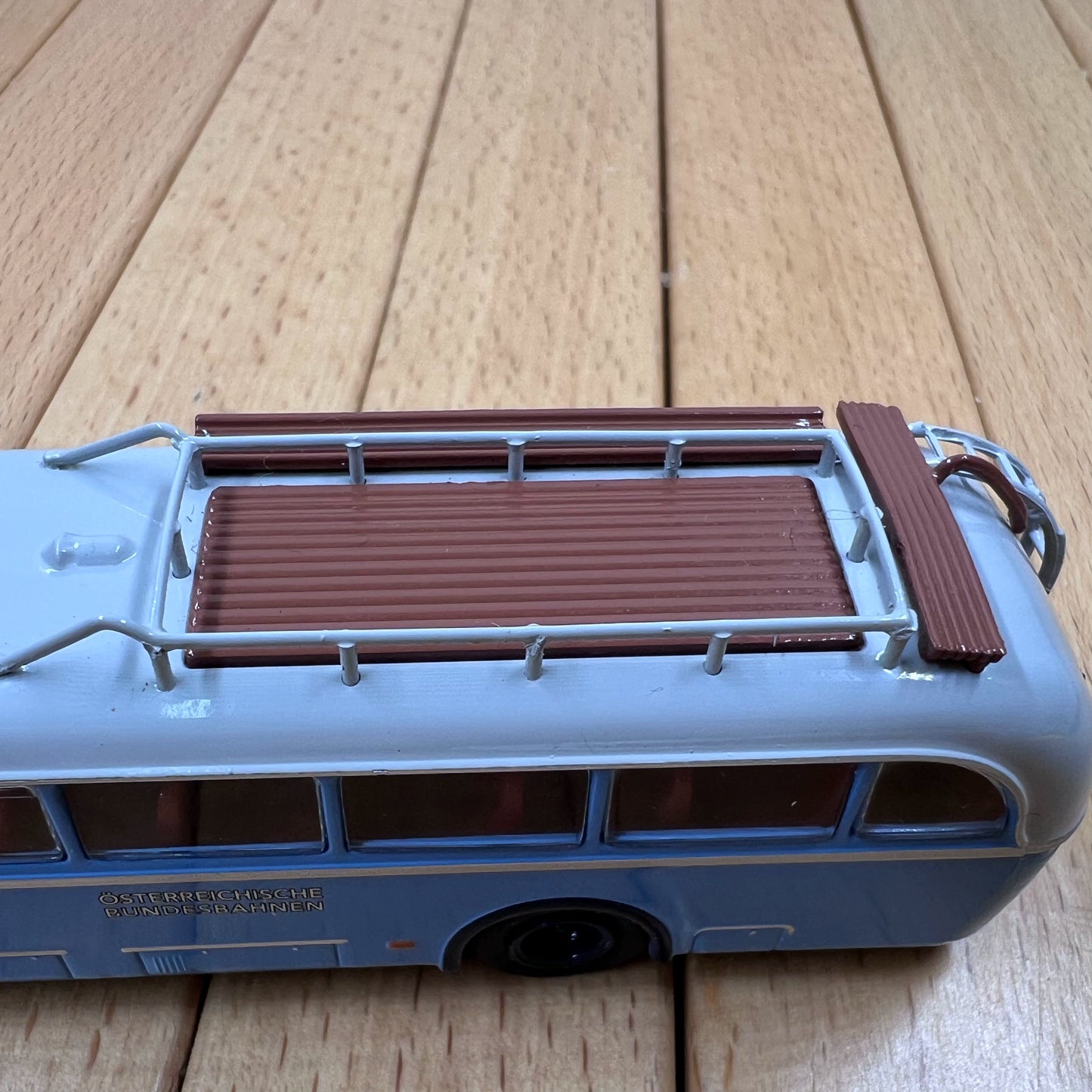 1/87 Scale Vintage Austria Bus Diecast Model