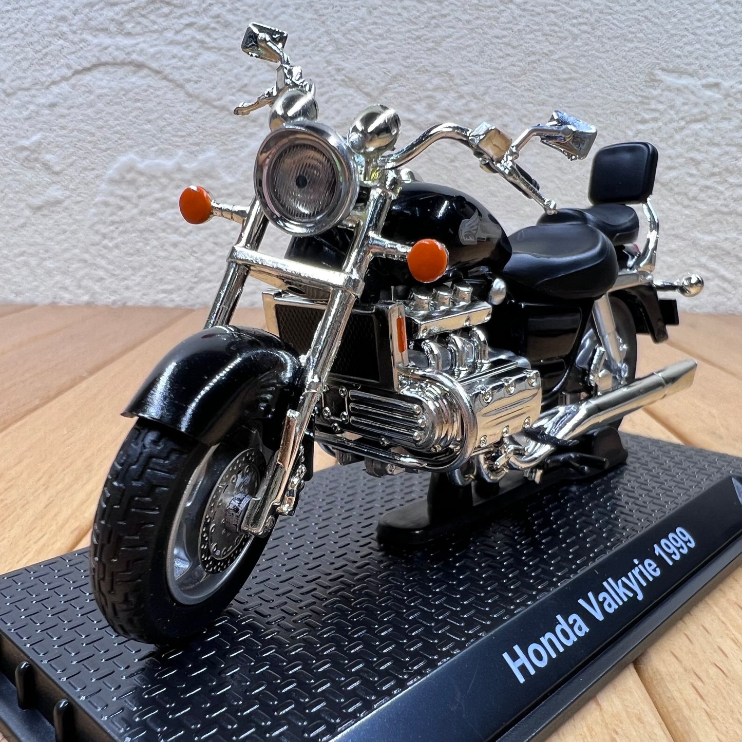 1/24 Scale 1999 Honda Valkyrie Diecast Model Motorcycle