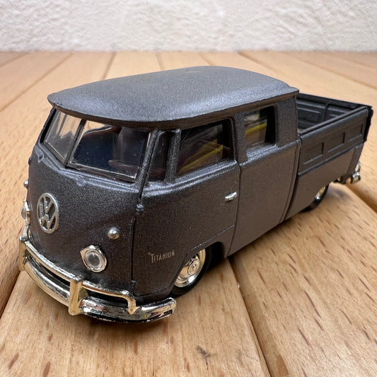 1/64 Scale 1960 Volkswagen T1 Double Cab Pickup Truck Diecast Model